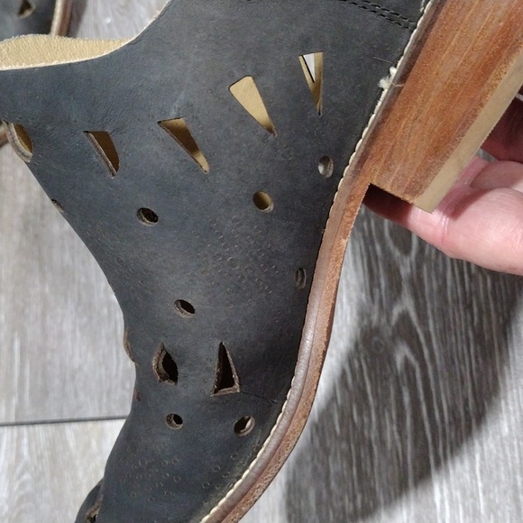 CWY by Coolway die cut dark grey leather booties. Size 7 - Picture 7 of 14